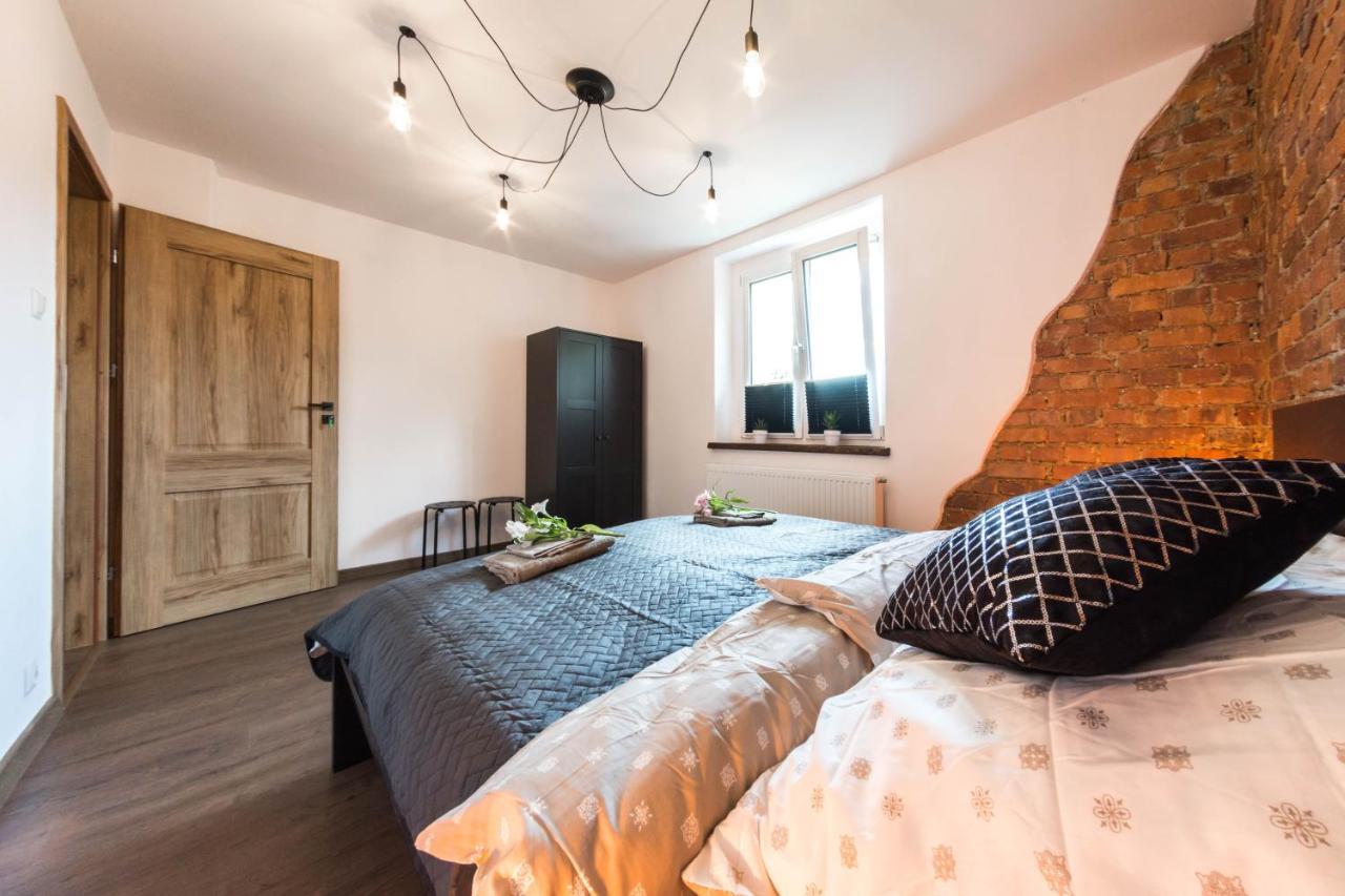 Apartament Wita Stwosza Jelenia Gora Bagian luar foto