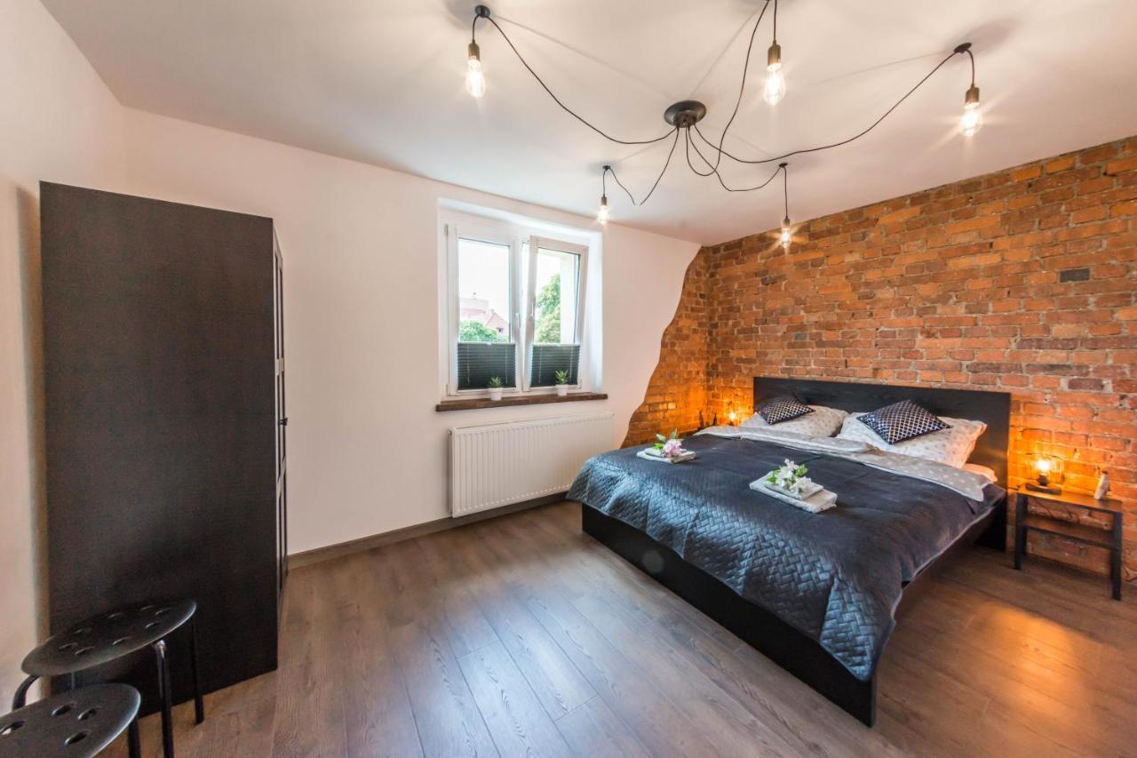 Apartament Wita Stwosza Jelenia Gora Bagian luar foto