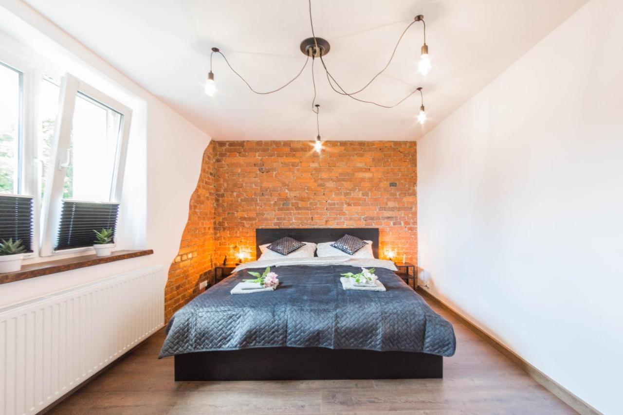 Apartament Wita Stwosza Jelenia Gora Bagian luar foto