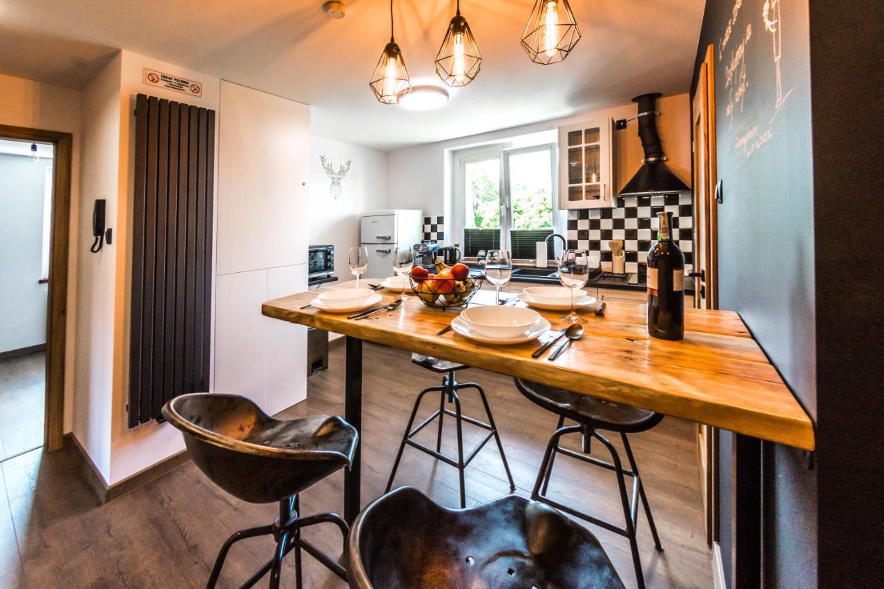 Apartament Wita Stwosza Jelenia Gora Bagian luar foto