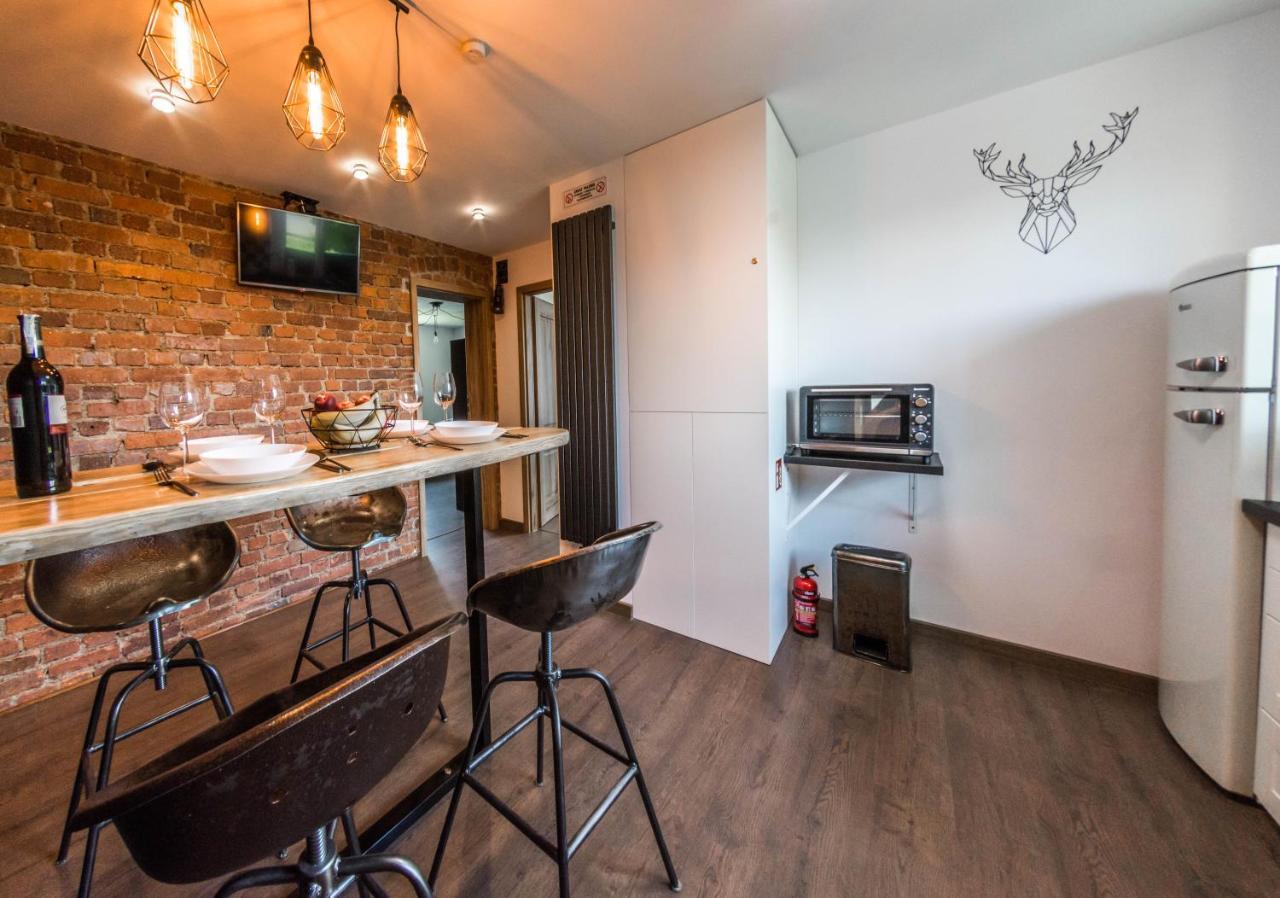 Apartament Wita Stwosza Jelenia Gora Bagian luar foto