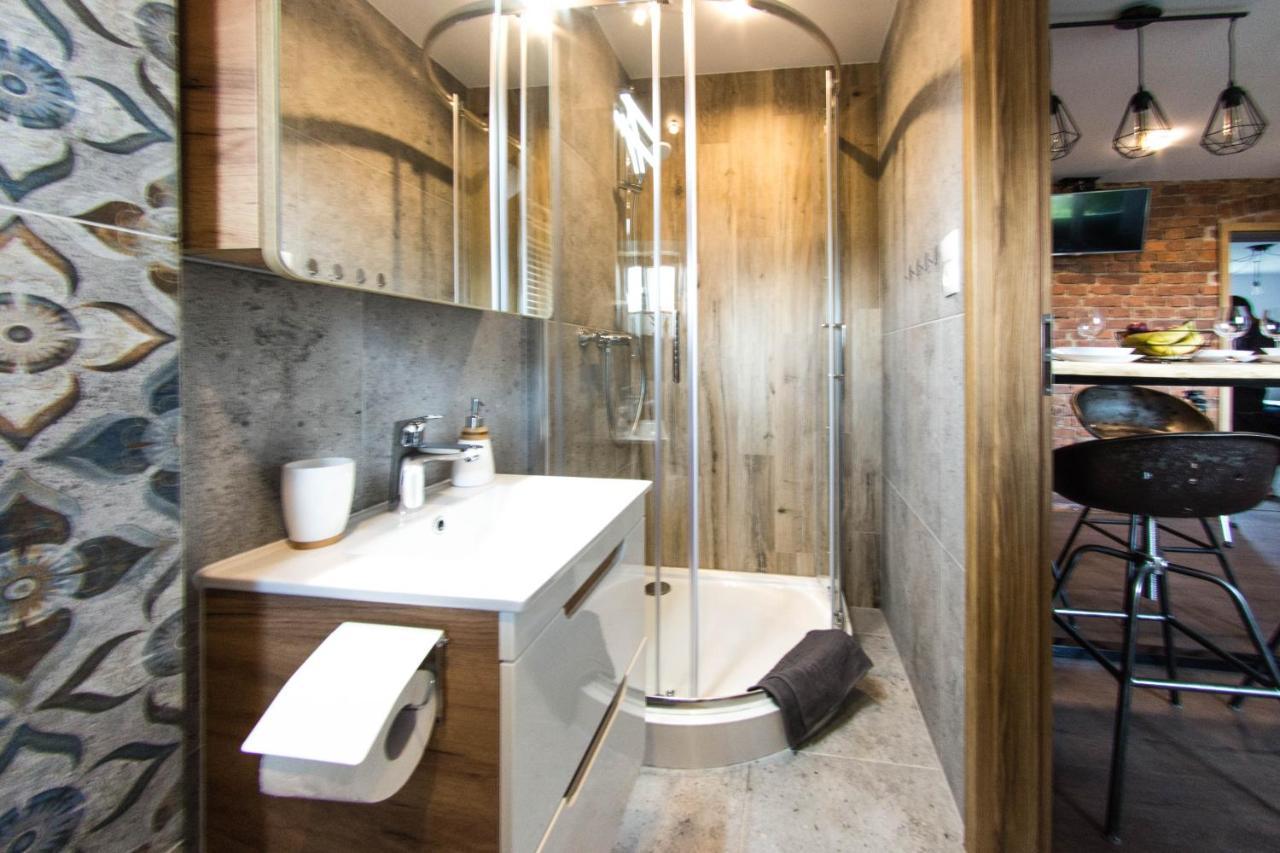 Apartament Wita Stwosza Jelenia Gora Bagian luar foto