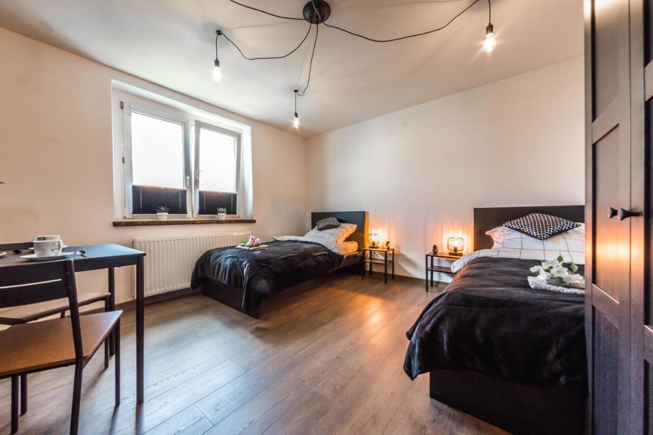 Apartament Wita Stwosza Jelenia Gora Bagian luar foto