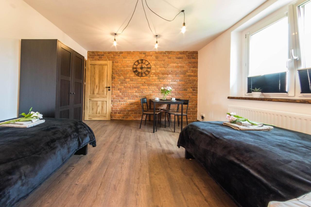 Apartament Wita Stwosza Jelenia Gora Bagian luar foto