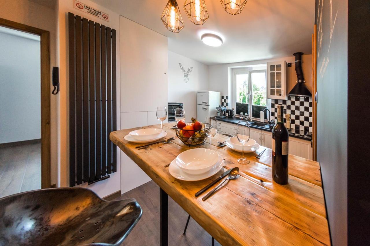 Apartament Wita Stwosza Jelenia Gora Bagian luar foto