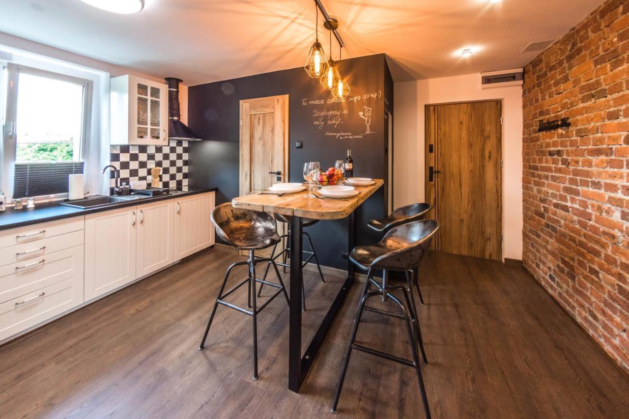 Apartament Wita Stwosza Jelenia Gora Bagian luar foto